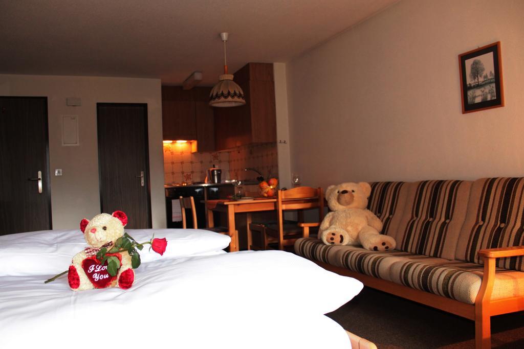Appartements Monte Rosa Täsch Buitenkant foto